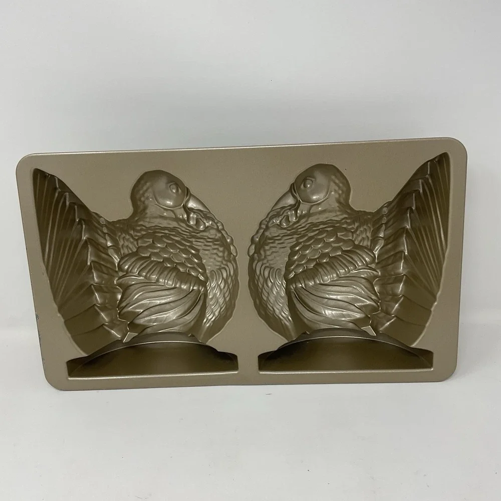 Nordic Ware Turkey Cake Pan 3D 10 Cup Cast Aluminum Thanksgiving USA